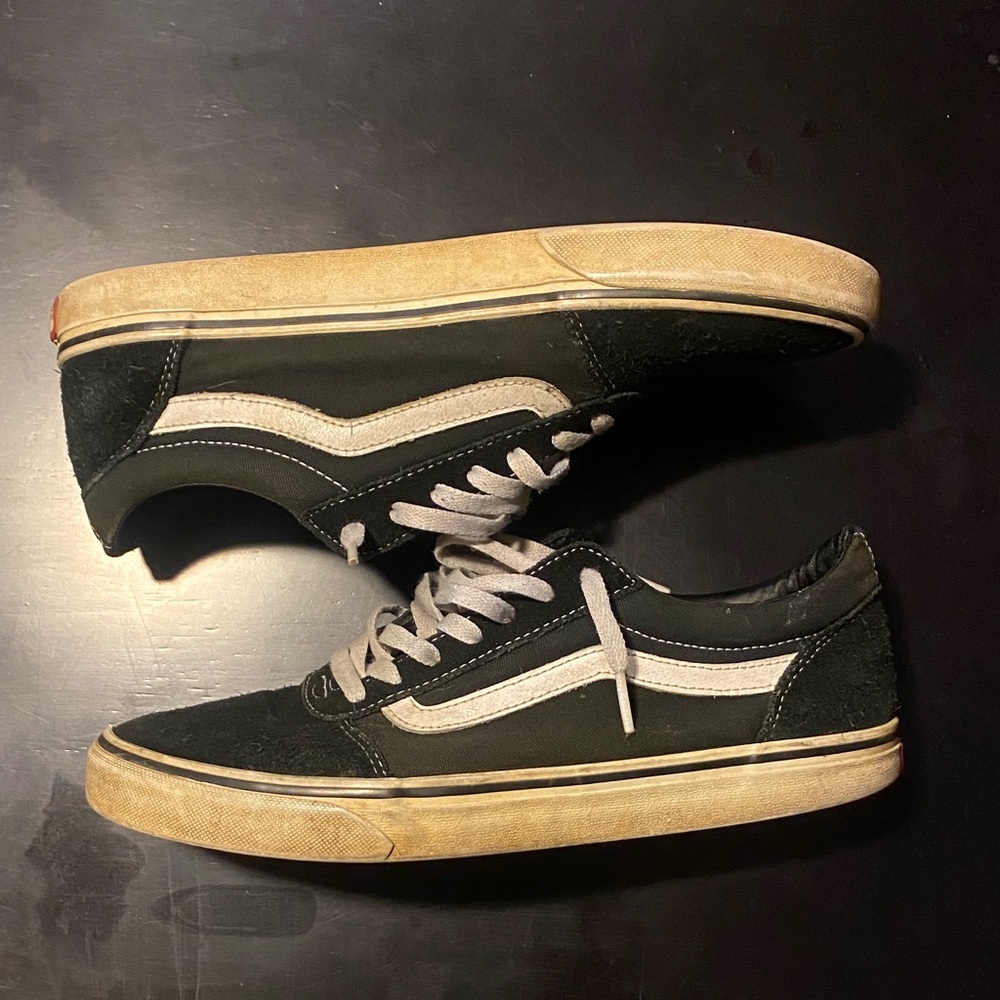 Vans Men's Old Skool Black and White Sneakers size 9.5